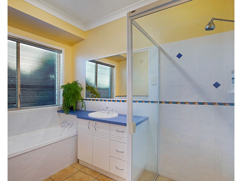 5 Paddington, Middle Ridge QLD 4350