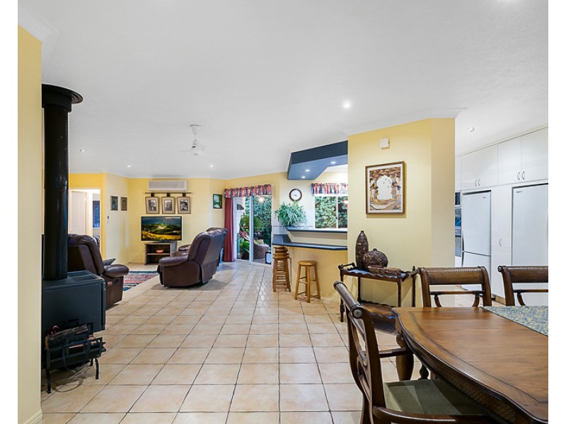 5 Paddington, Middle Ridge QLD 4350