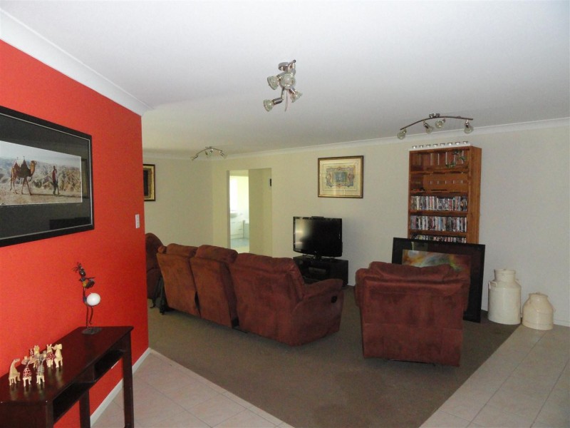 9 Pendoma Drive, Hodgson Vale QLD 4352