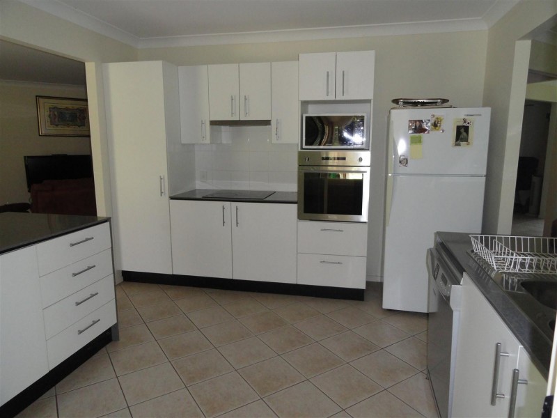 9 Pendoma Drive, Hodgson Vale QLD 4352