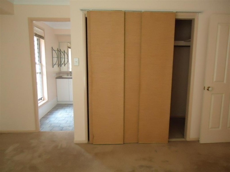 576 Hume Street, Middle Ridge QLD 4350