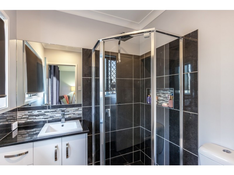 20 McDougall Street, Cranley QLD 4350