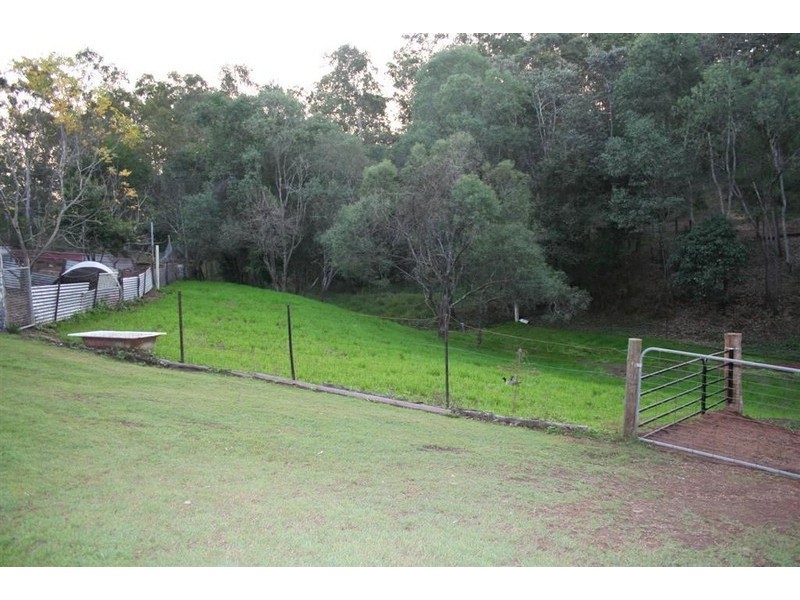 39 Illoura Gr, Karana Downs QLD 4306