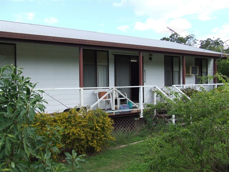 13 Australia II Drive, Kensington Grove QLD 4341