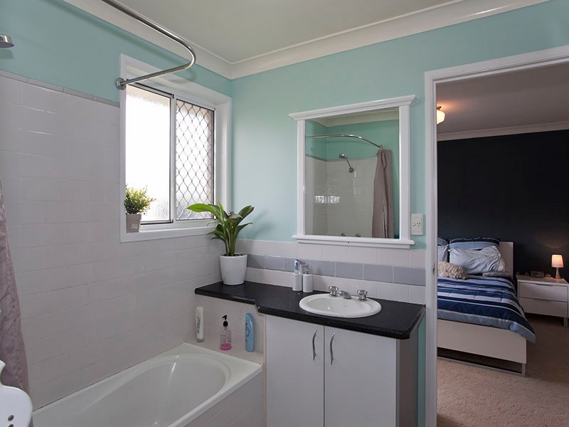 152 Hursley Road, Glenvale QLD 4350