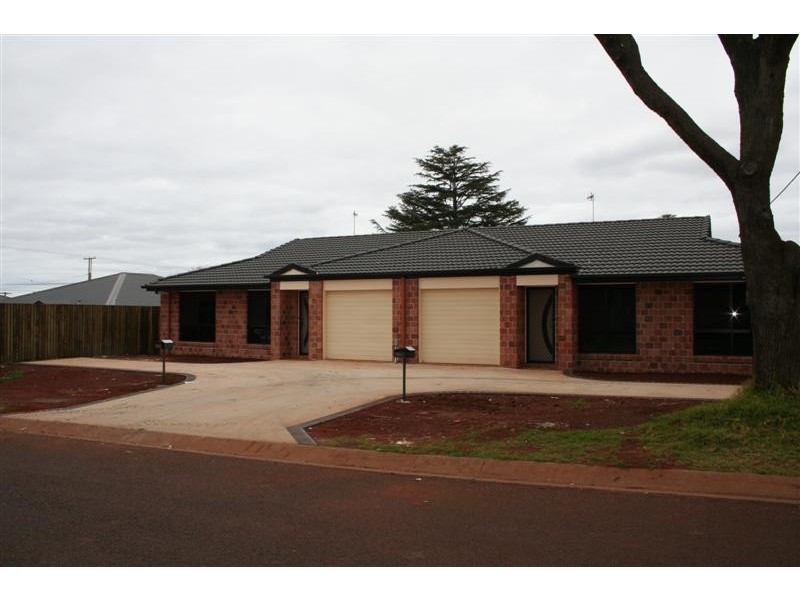 214 Taylor Street, Toowoomba QLD 4350