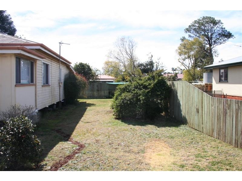 5A Devine Street, Harristown QLD 4350