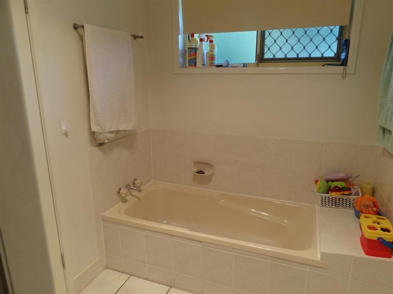 24 Perak Court, Tanah Merah QLD 4128