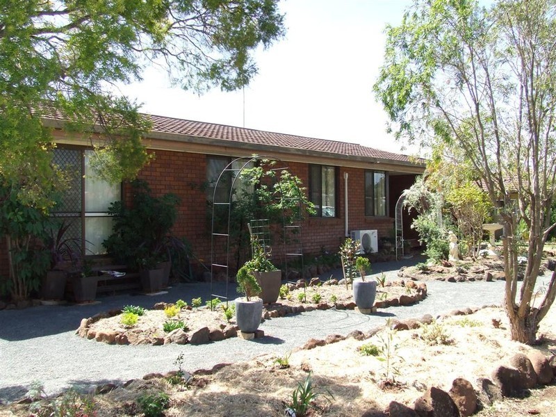 67 Proposch Street, Oakey QLD 4401