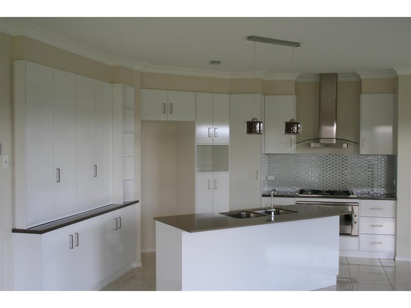 22 Fallon St, Middle Ridge QLD 4350