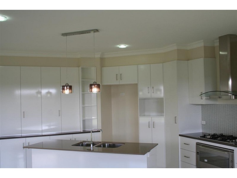 22 Fallon St, Middle Ridge QLD 4350
