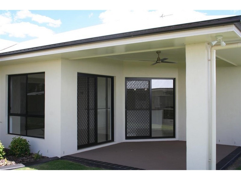 22 Fallon St, Middle Ridge QLD 4350