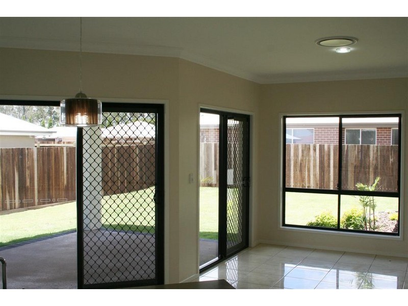 22 Fallon St, Middle Ridge QLD 4350