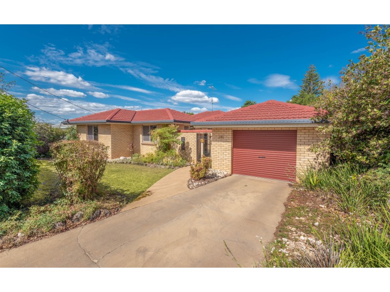 282 West Street, Kearneys Spring QLD 4350