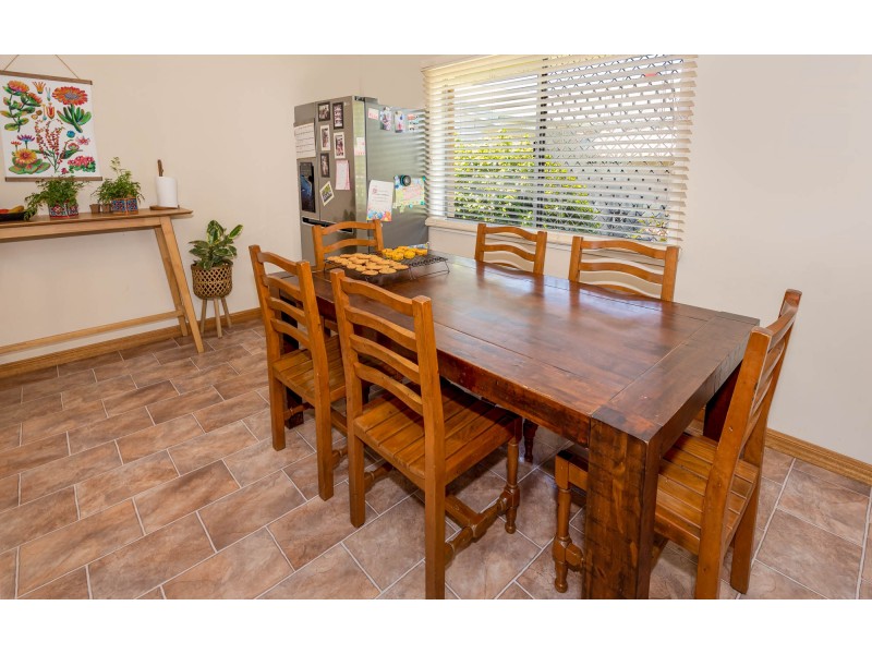 282 West Street, Kearneys Spring QLD 4350