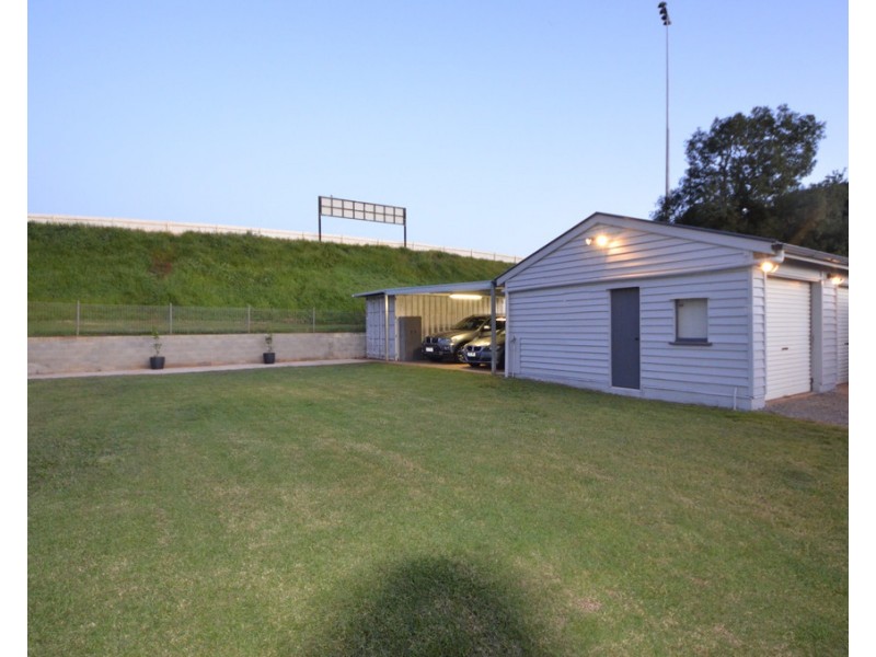 28 Wonga Street,, North Toowoomba QLD 4350