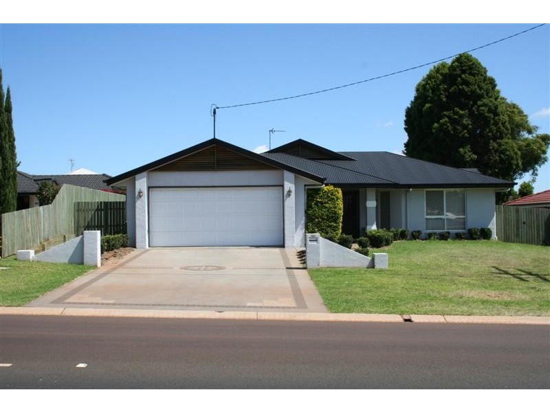 321 Ramsay Street, Middle Ridge QLD 4350