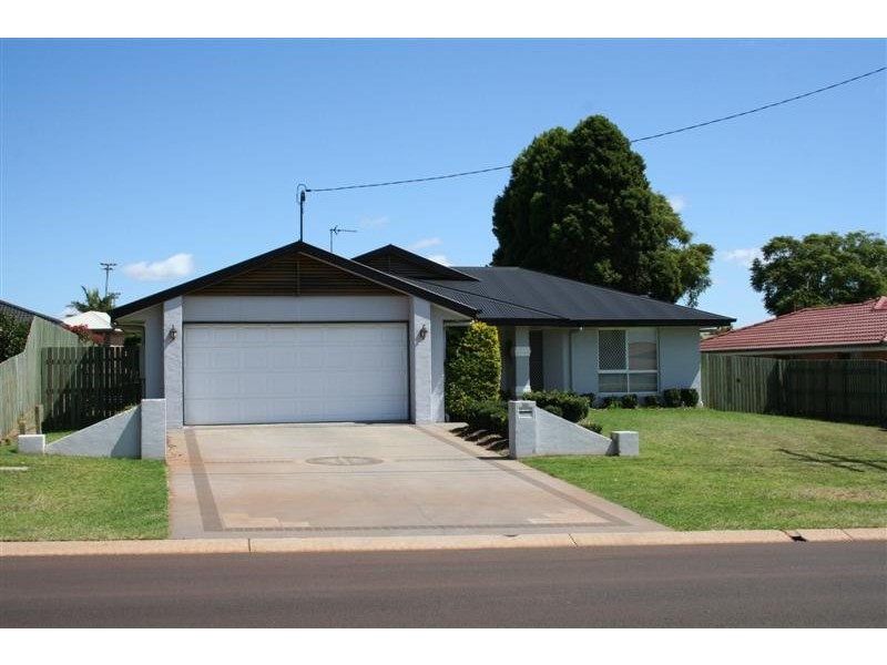 321 Ramsay Street, Middle Ridge QLD 4350