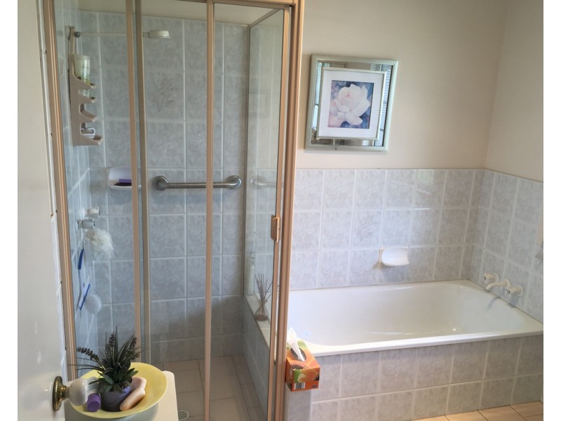 3 Suzanne Court, Kearneys Spring QLD 4350