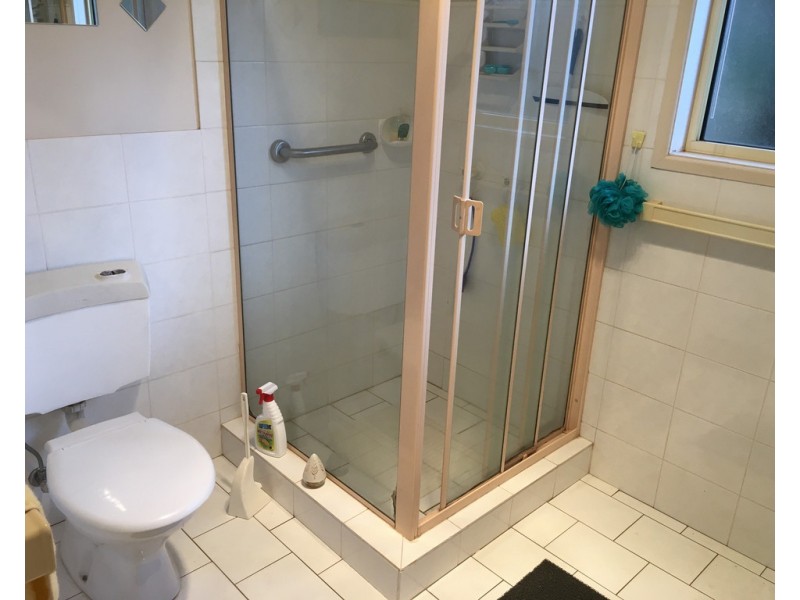 3 Suzanne Court, Kearneys Spring QLD 4350