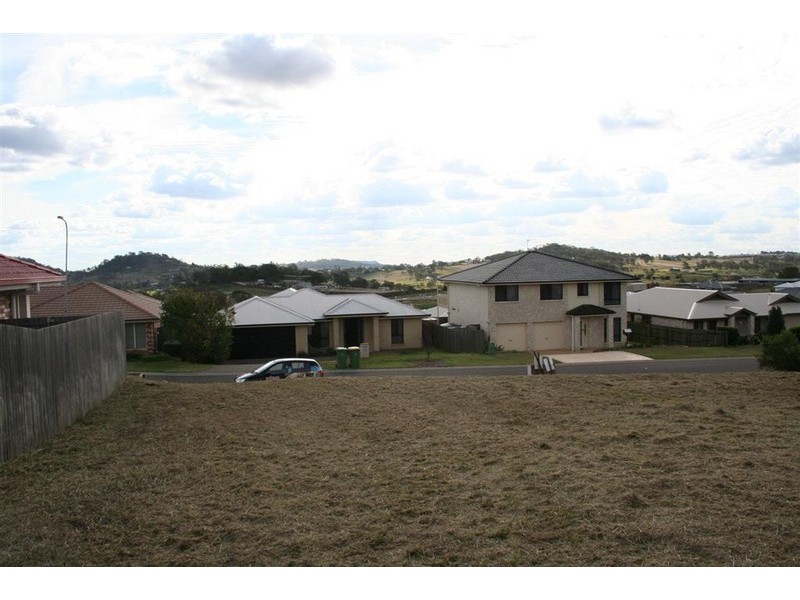 8 Diamantina Drive, Glenvale QLD 4350