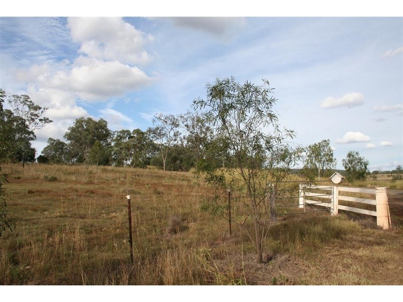 248 E Drews Rd, Westbrook QLD 4350