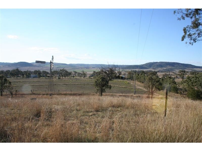 400 Savages road, Hodgson Vale QLD 4352