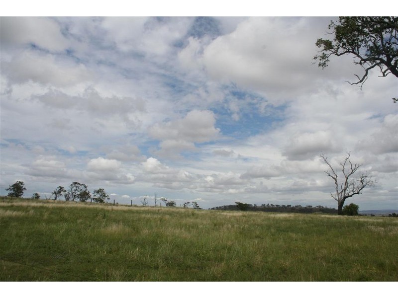 400 Savages road, Hodgson Vale QLD 4352