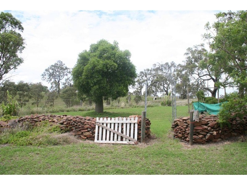 400 Savages road, Hodgson Vale QLD 4352