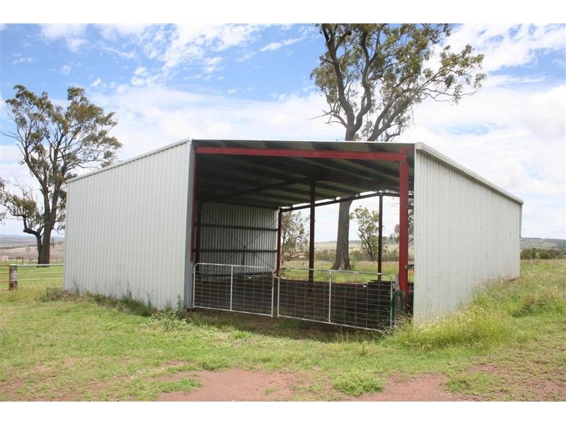 400 Savages road, Hodgson Vale QLD 4352