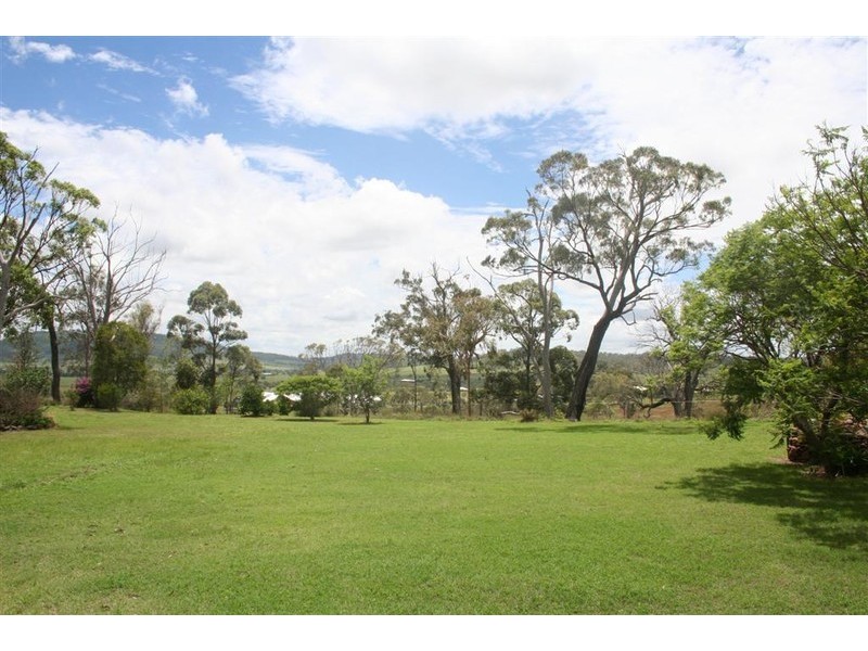 400 Savages road, Hodgson Vale QLD 4352