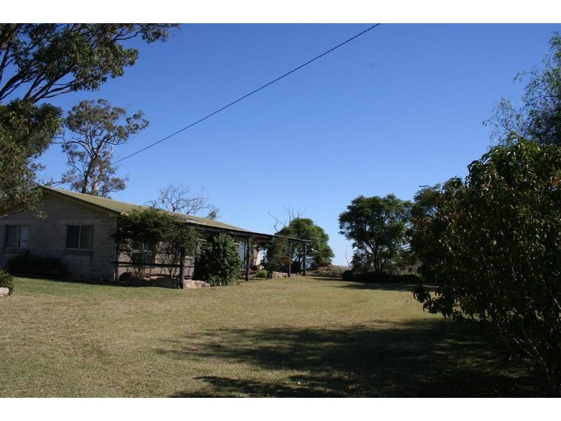 400 Savages road, Hodgson Vale QLD 4352