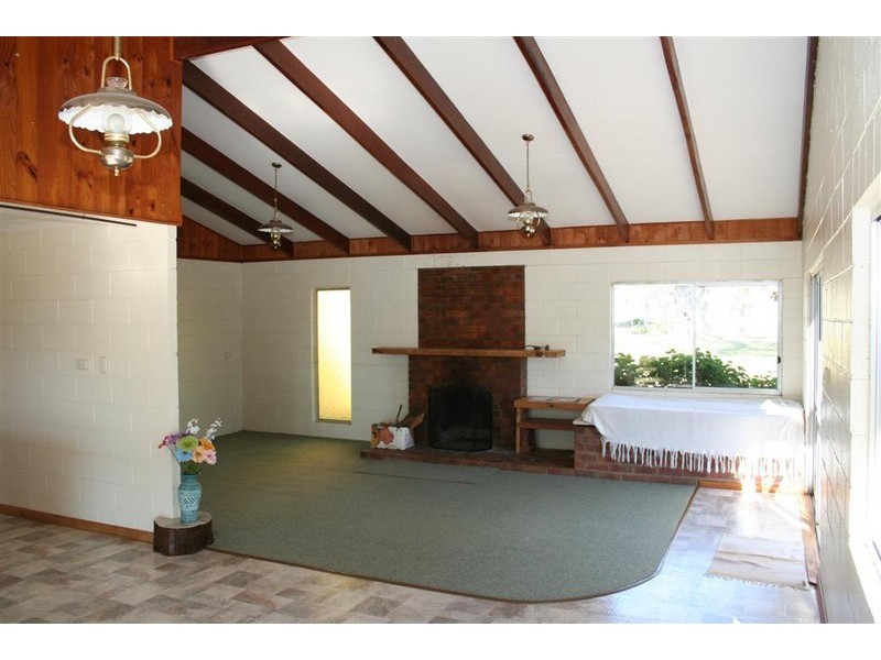 400 Savages road, Hodgson Vale QLD 4352