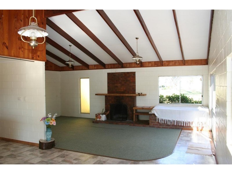 400 Savages road, Hodgson Vale QLD 4352