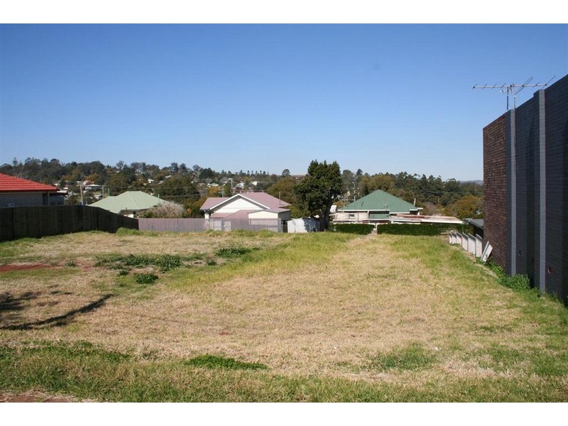 12 Flynn Street, Toowoomba QLD 4350