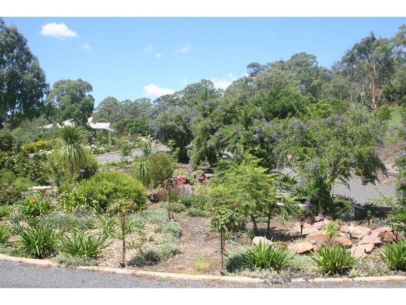 8 Echidna Cres, Hodgson Vale QLD 4352