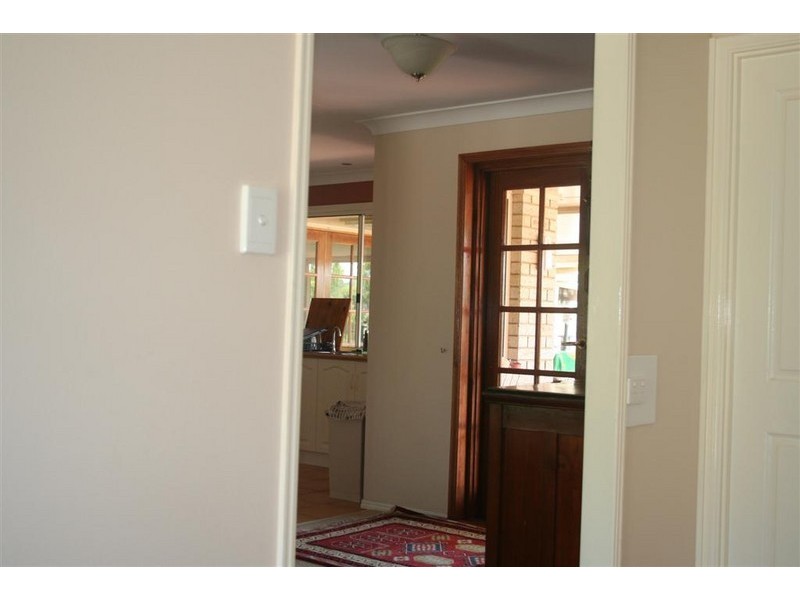 8 Echidna Cres, Hodgson Vale QLD 4352