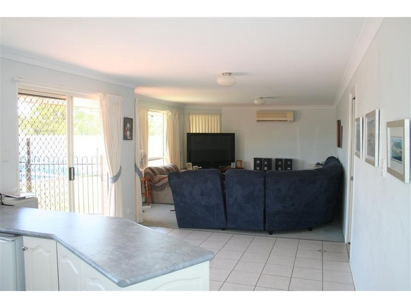 8 Echidna Cres, Hodgson Vale QLD 4352