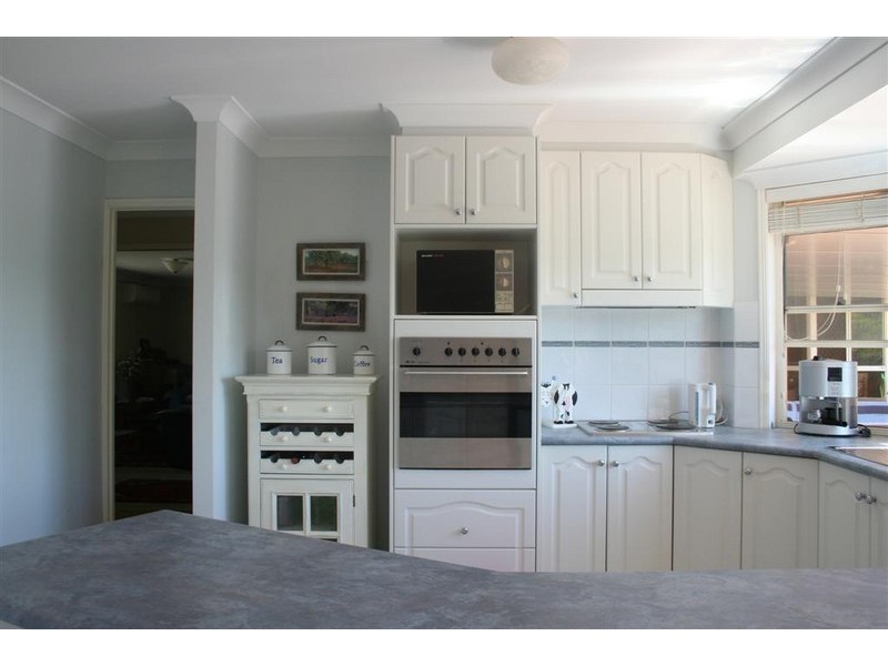 8 Echidna Cres, Hodgson Vale QLD 4352