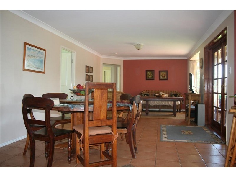 8 Echidna Cres, Hodgson Vale QLD 4352