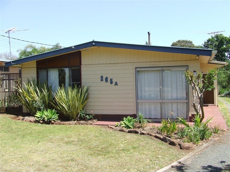 Centenary Heights QLD 4350