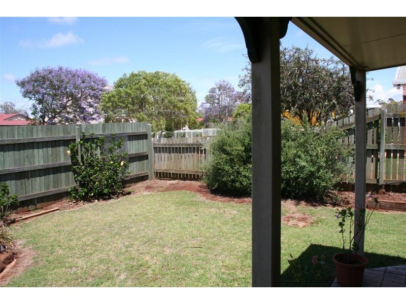 Unit 1 Gabrielle Street, Kearneys Spring QLD 4350