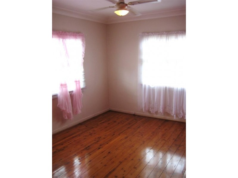 9 Derwak, Harristown QLD 4350