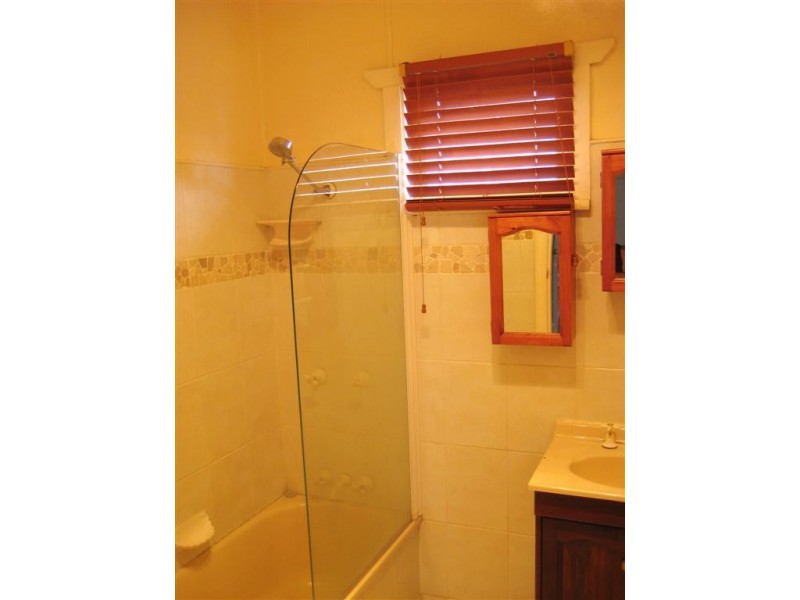 9 Derwak, Harristown QLD 4350