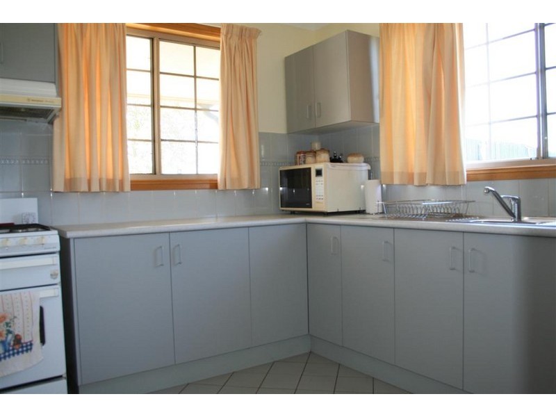 Unit 1 Gabrielle Street, Kearneys Spring QLD 4350