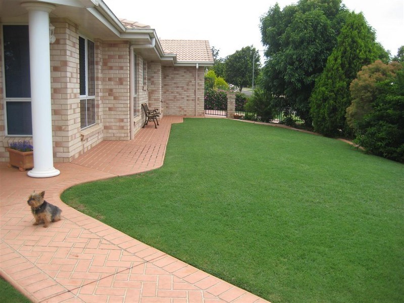 12 Snapdragon Street, Middle Ridge QLD 4350
