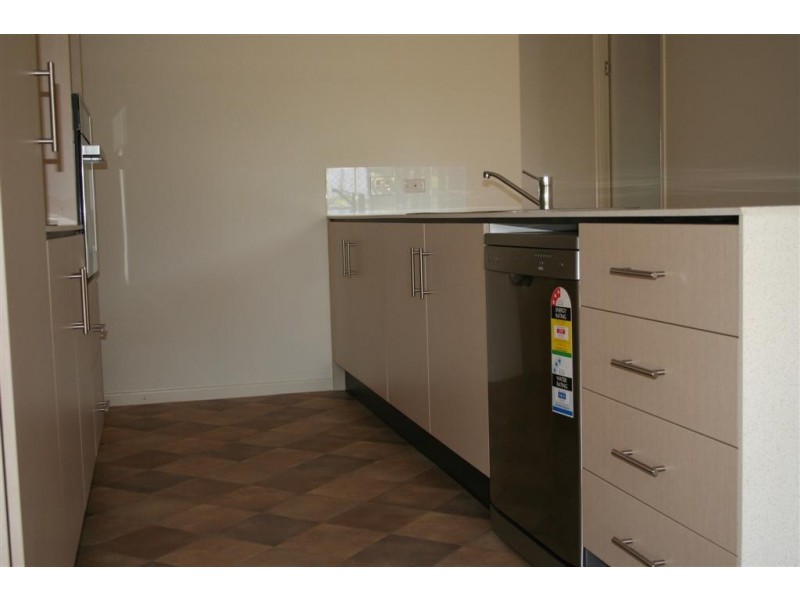 10 Flynn, North Toowoomba QLD 4350