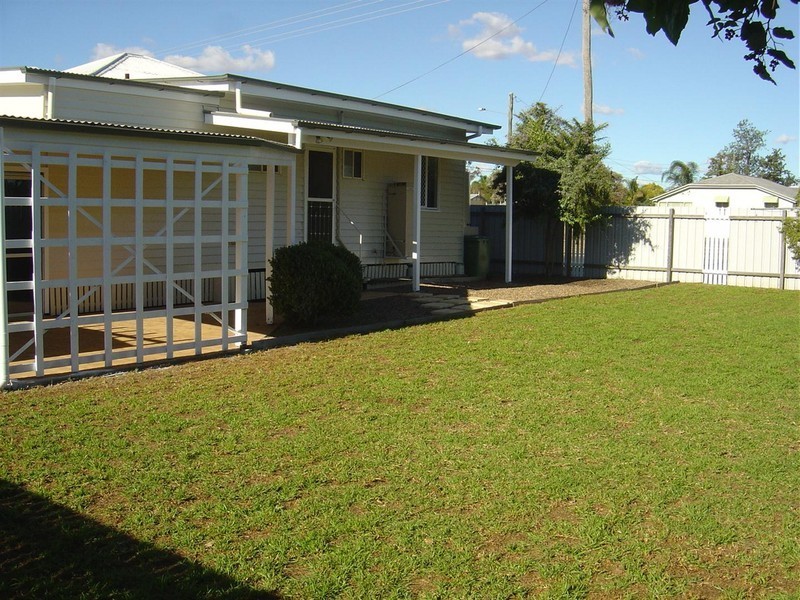 82 Edward Street, Dalby QLD 4405