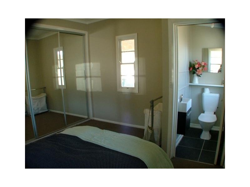 Centenary Heights QLD 4350