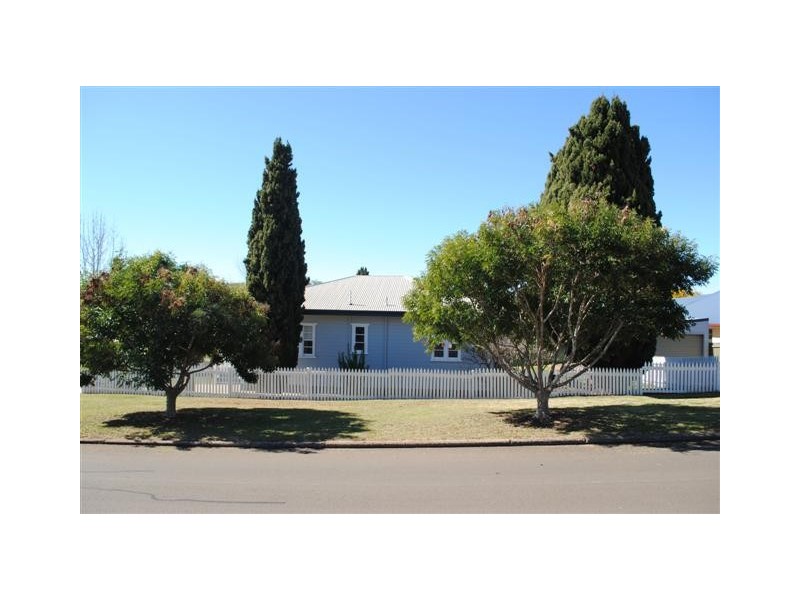 Centenary Heights QLD 4350